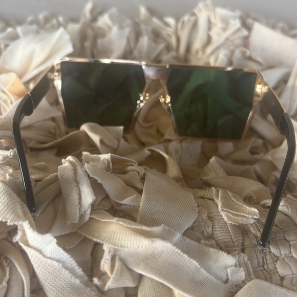 ABELLA SUNGLASSES - Picture 4 of 11